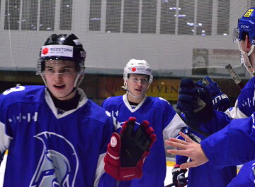 Obsáhlý víkendový report je tu! Juniorka vede sérii baráže nad plameny 1:0!